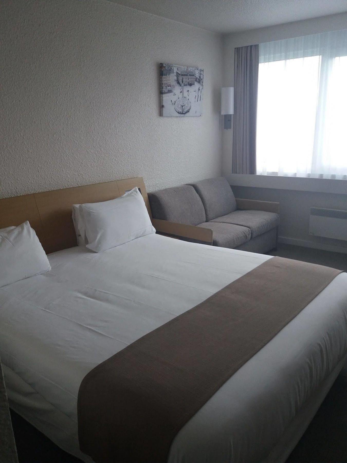 Holiday Inn Lille Ouest Englos By Ihg Buitenkant foto